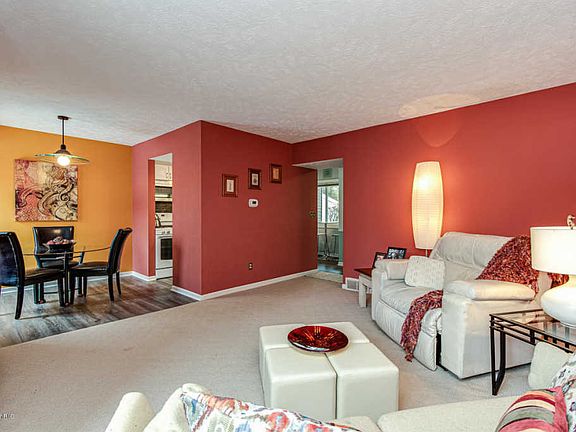 4th image of 6429 Wainscot Dr SE #126