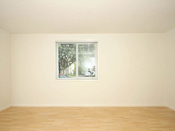 3rd image of 670 Live Oak Ave APT 7