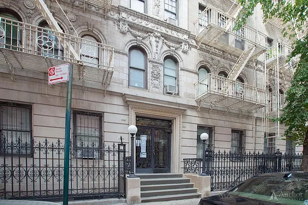 Rented by Anchor Associates | media 23