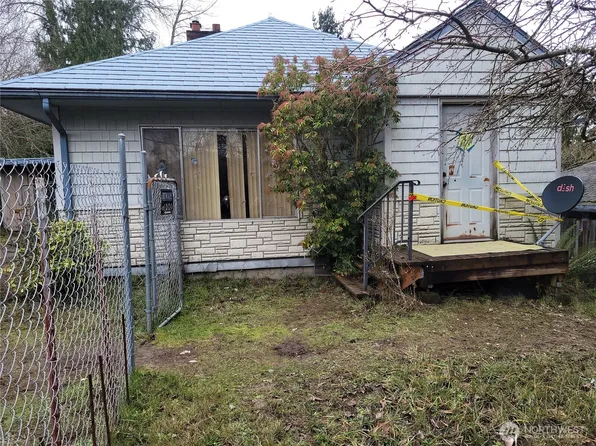 13715 45th Avenue S, Tukwila, WA 98168