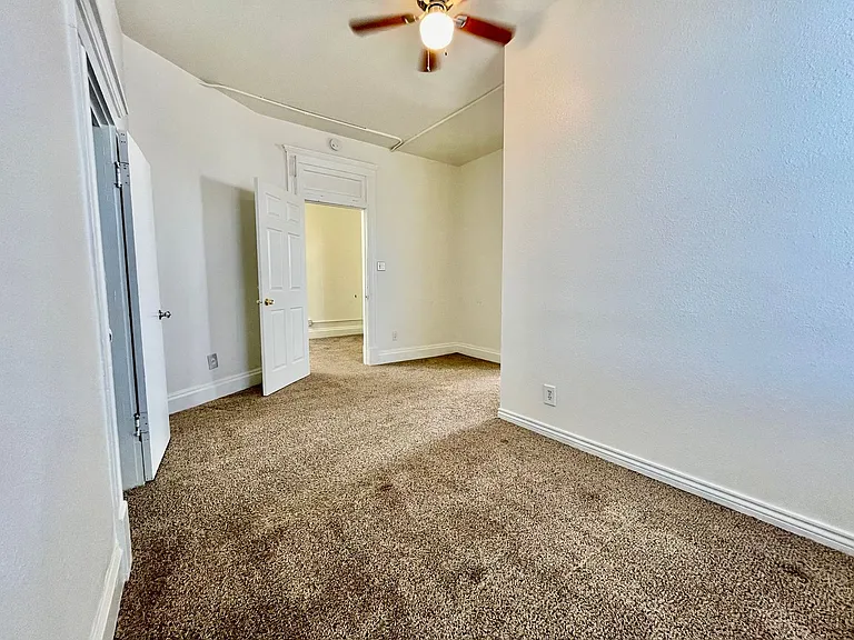 207 Midway Ave — Photo 45