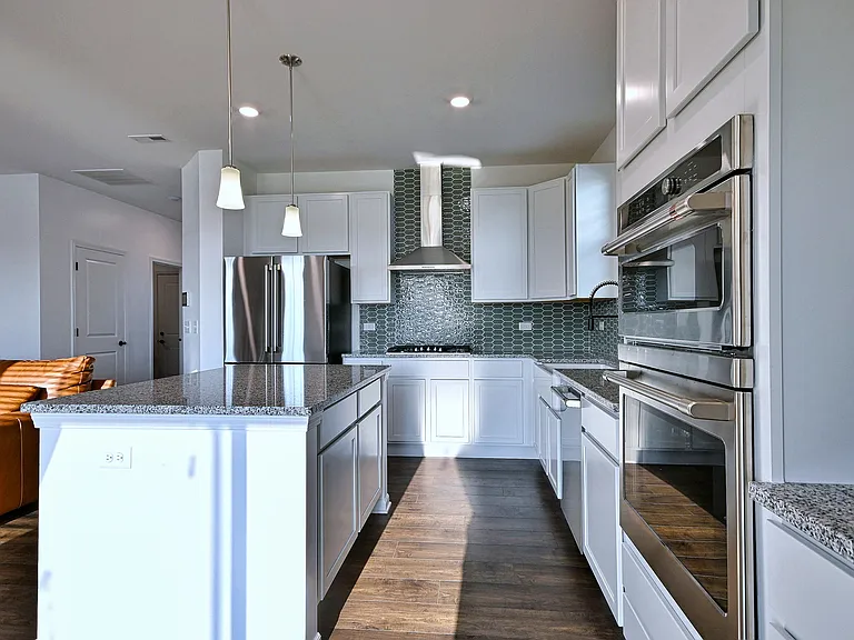 311 Dennis Ln — Photo 12