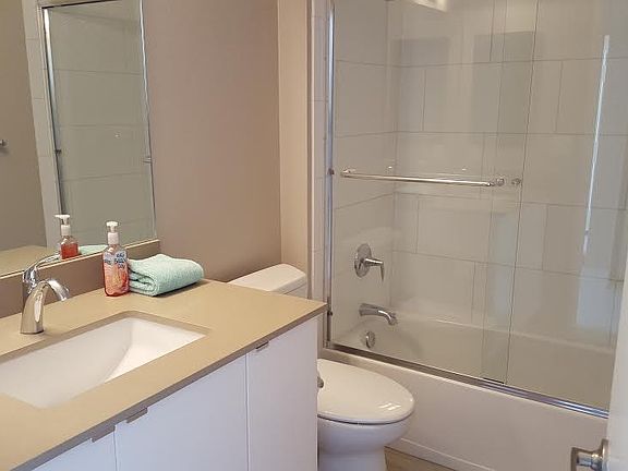 4th image of 22 Shoreline Ct
