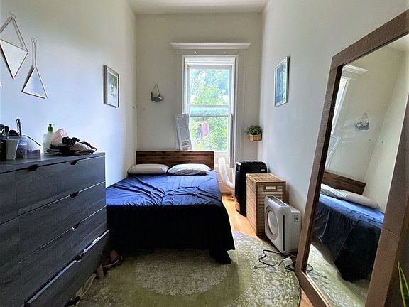 4th image of 29 W 76th St APT 9