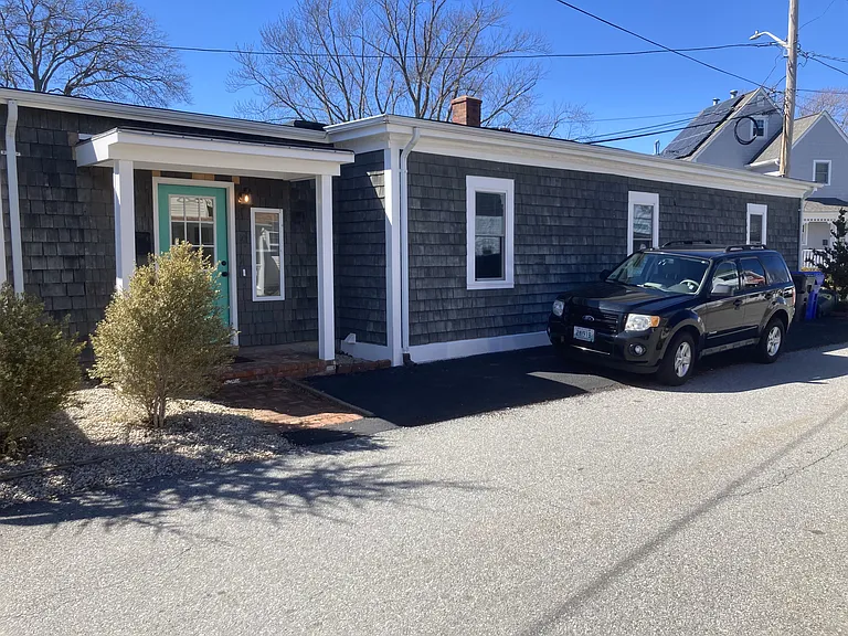 10 Narragansett Ave — Photo 10