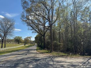 108 Sandy Hill Dr, Lucedale, MS 39452