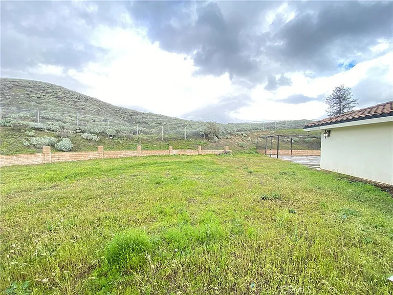 14670 Gilman Springs Rd — Photo 47