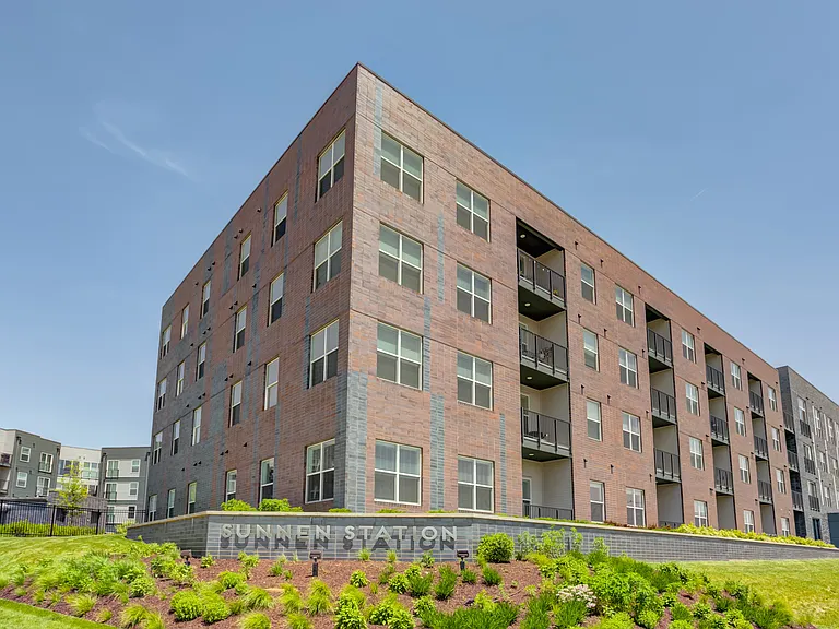 Sunnen Station Apartments — Photo 32