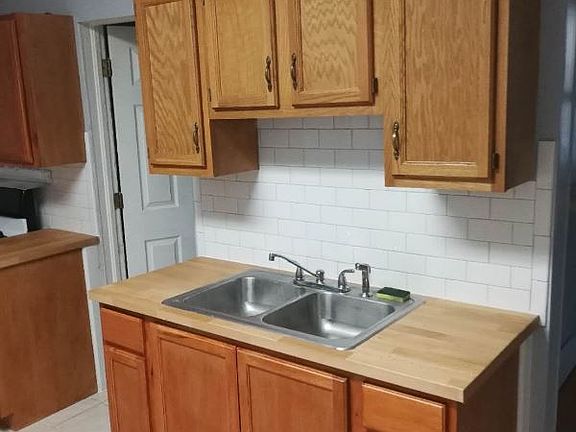 3rd image of 3821 S Parnell Ave #1