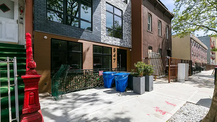 Rented by Nooklyn NYC LLC | media 19