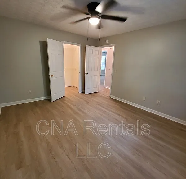 215 Green Acre Ln #B — Photo 8