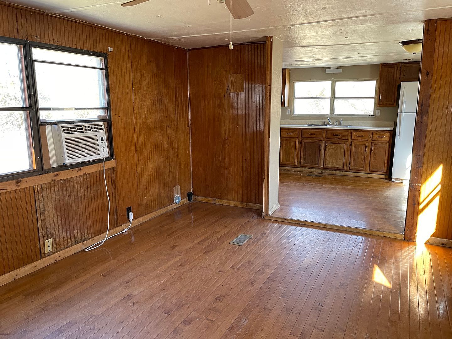 325 W Pine St, Phillipsburg, MO 65722 | Zillow