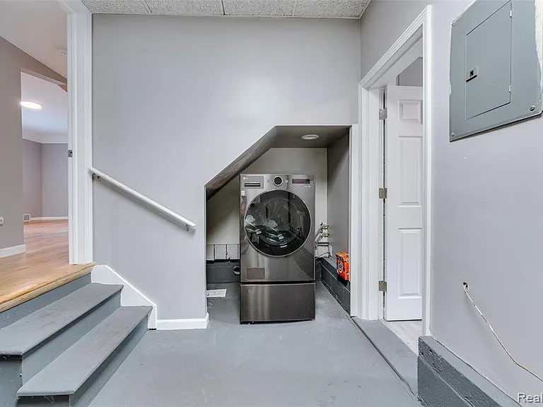 31979 Kathryn St — Photo 37