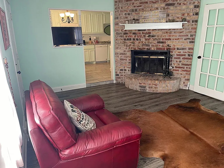 259 Hiland Ln — Photo 5