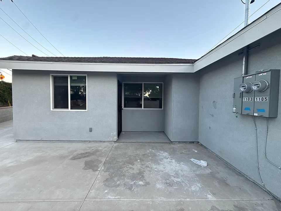 1103 S Ameluxen Ave