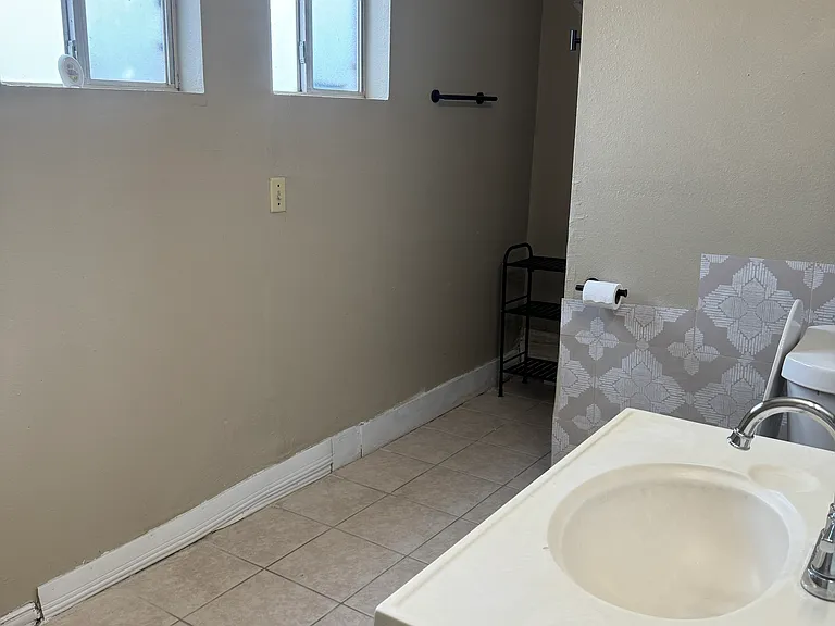 1805 San Agustin Ave #A — Photo 9