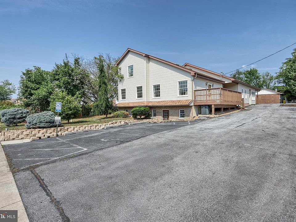 1st image of 305 W Shady Ln