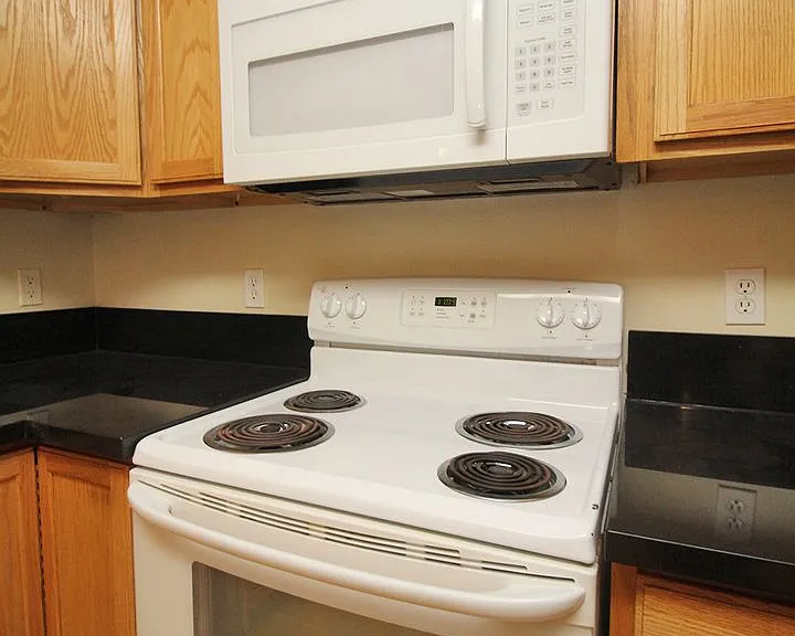 812 N Dekum St — Photo 8
