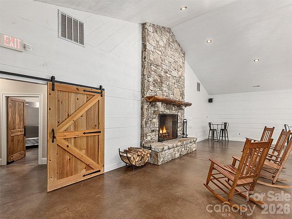 4th image of 355 Johnson Dr