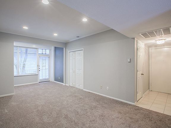 3rd image of 4422 Harlanwood Dr APT 201