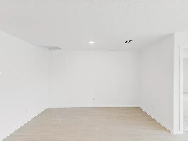 1621 Baugh St — Photo 8
