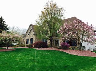 10 Surrey Dr, Easton, PA 18045
