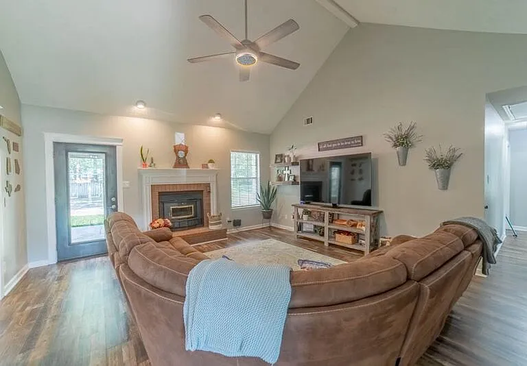 12 Cricket Ct — Photo 6
