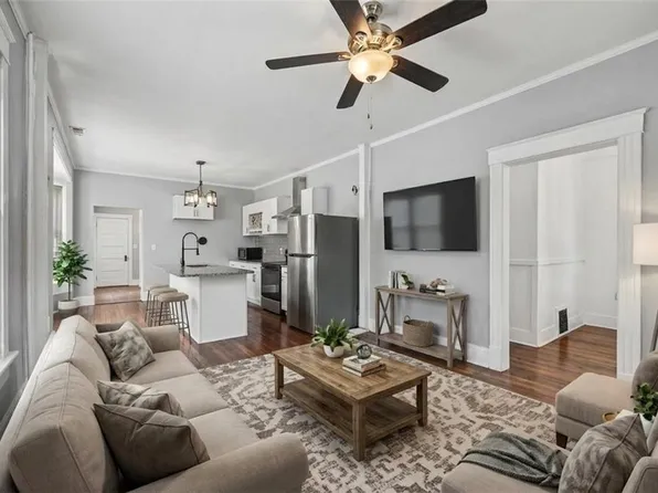 4136 Holly St, Kansas City, MO 64111