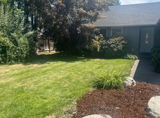 2908 Songbird Ln, Medford, OR