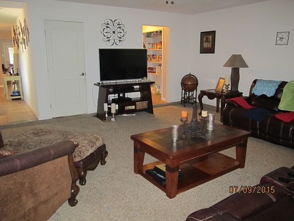 4th image of 750 N Avenue B