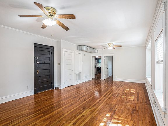 4th image of 703-705 W 38th St #3E