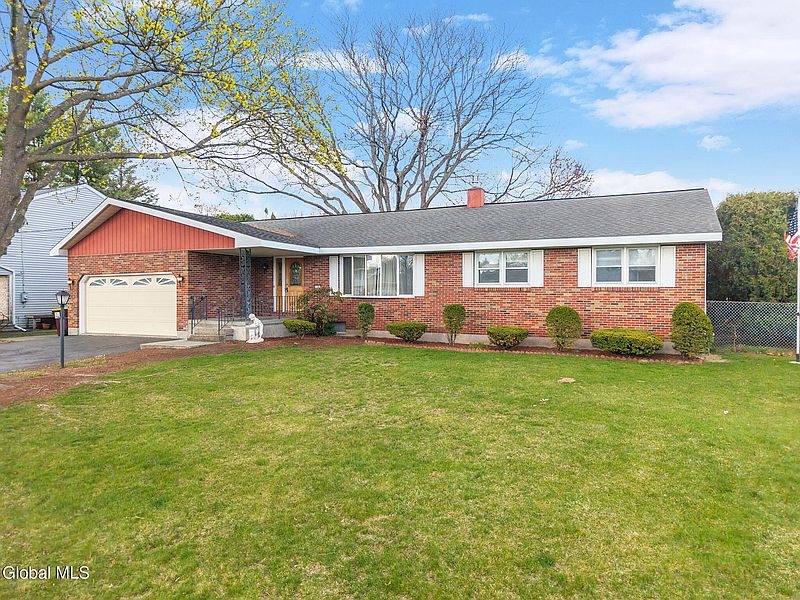 5th image of 14 Ledgewood Drive