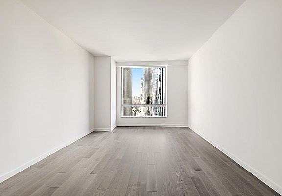 3rd image of 138 Willoughby St #21D