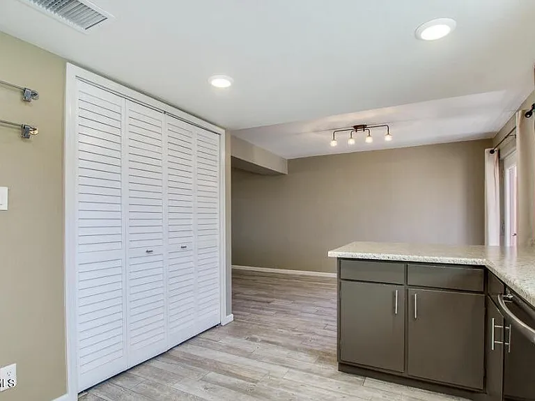 8303 E Thomas Rd — Photo 15