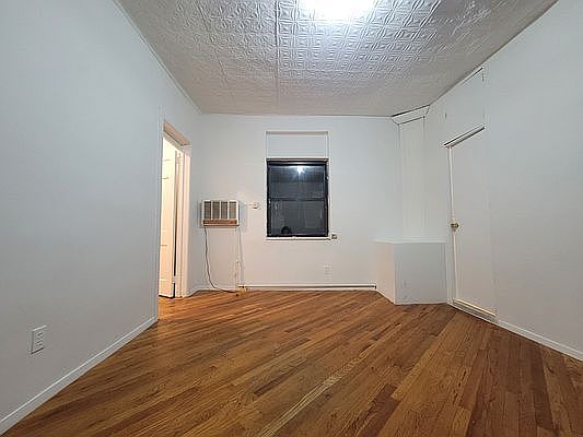 4th image of 2165 1st Ave APT 3