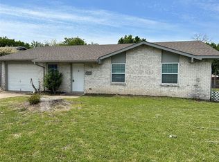 5602 Sundown Ln, Garland, TX 75043