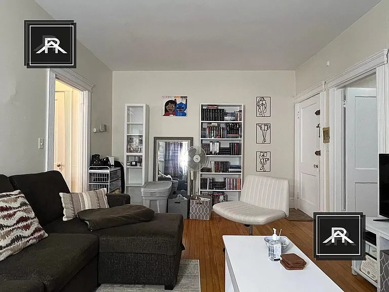 213 Harvard Ave #4A — Photo 2