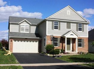 569 Cardinal Ave, Oswego, IL 60543