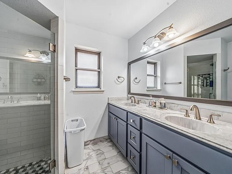 8426 Edgemoor Dr — Photo 20