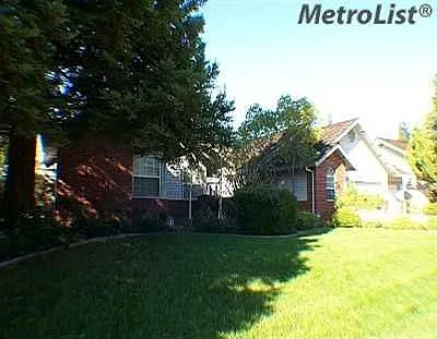 865 Lake Front Dr photo 1