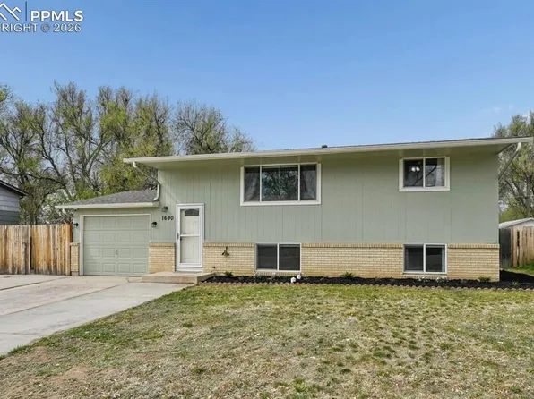 1690 River Dr, Fountain, CO 80817