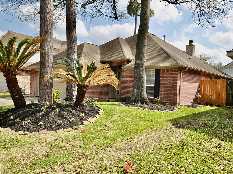 26983 Crown Haven Dr — Photo 1