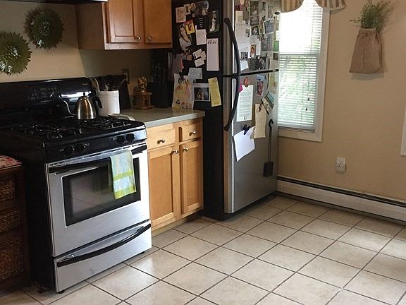 2nd image of 2 Buxton St #3