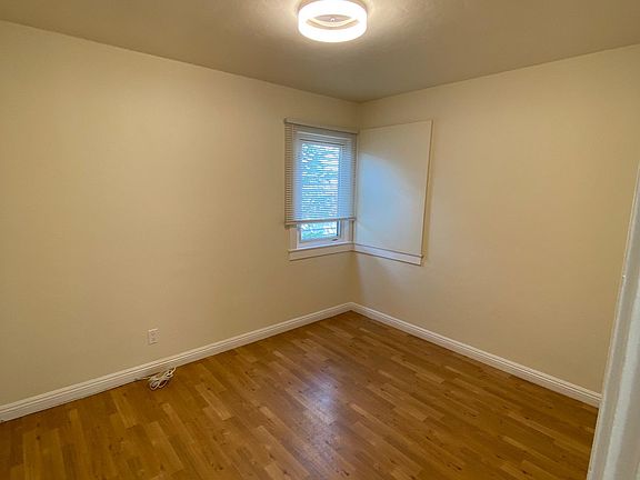 3rd image of 840A 6th Ave