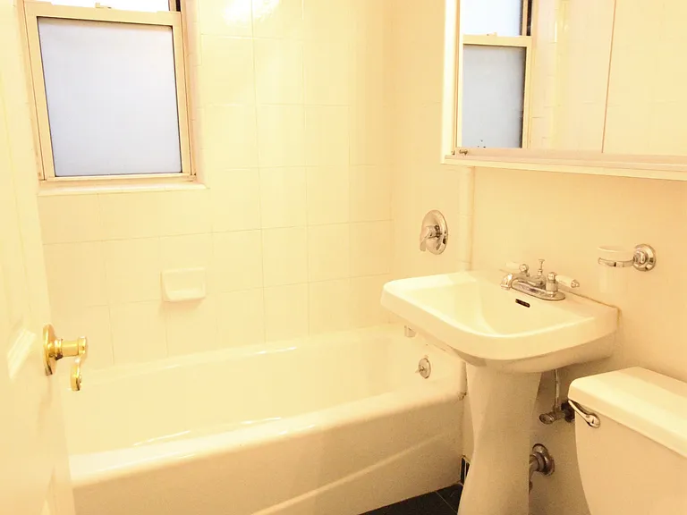 251 W 74th St #5B — Photo 7