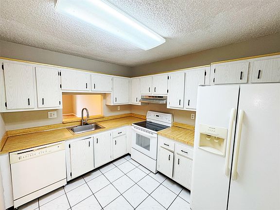 3rd image of 1820 SW 81st Avenue #3201