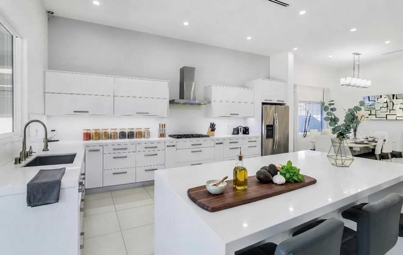 5657 Wilkinson Ave — Photo 3