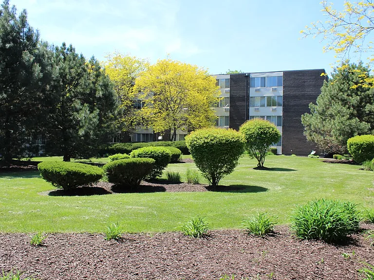 Marquette Apartments West — Photo 14
