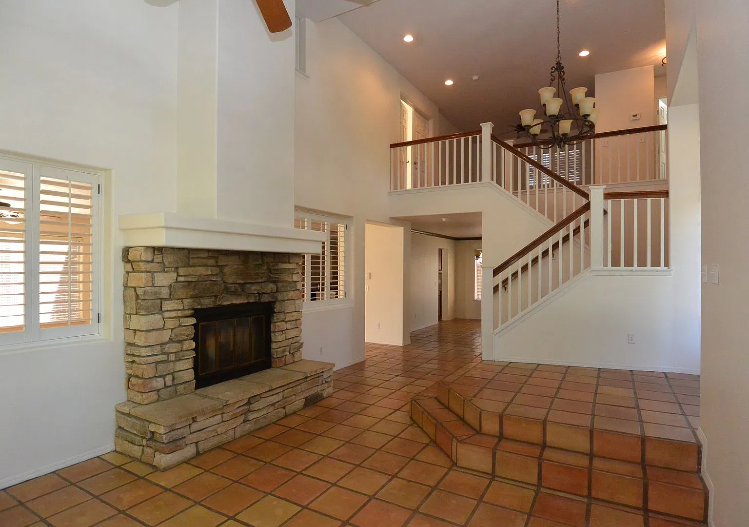 Beautiful Home in Southwest Visalia with Pool — Photo 3