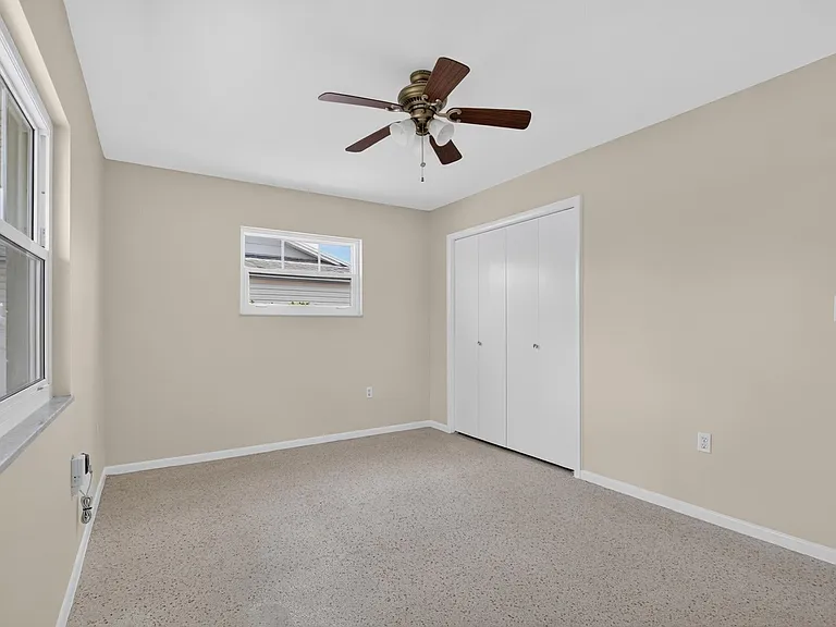 705 Thunderbird Ave — Photo 23